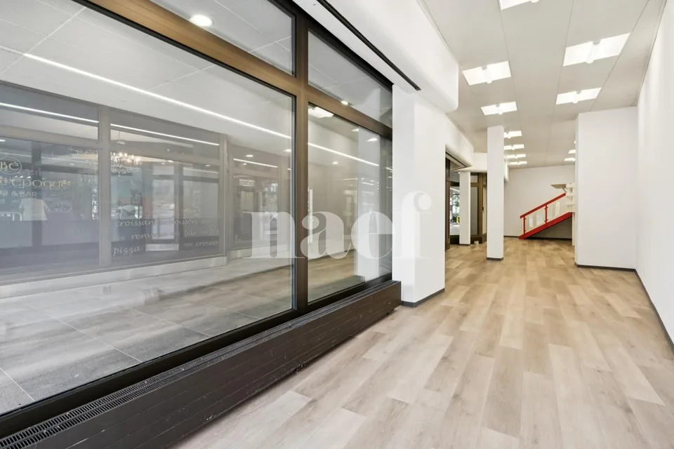 Ampio locale commerciale situato in posizione ideale nel centro di Vevey, a due passi dalla stazione e dal centro Manor – foto 5 di 9