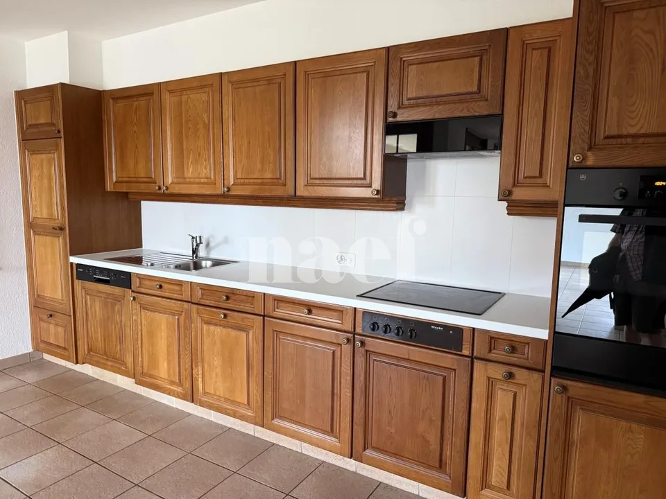 Four-room apartment on the 1st floor with balcony