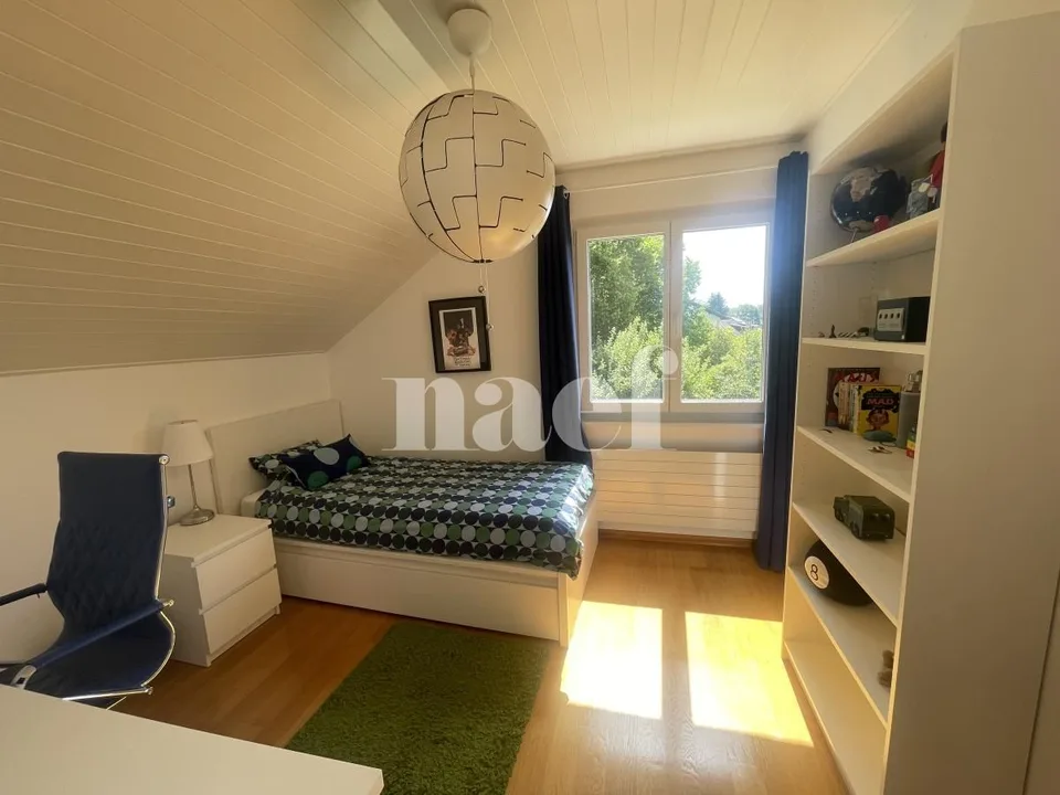 Beautiful individual villa, completely renovated, 5.5 rooms with large garden