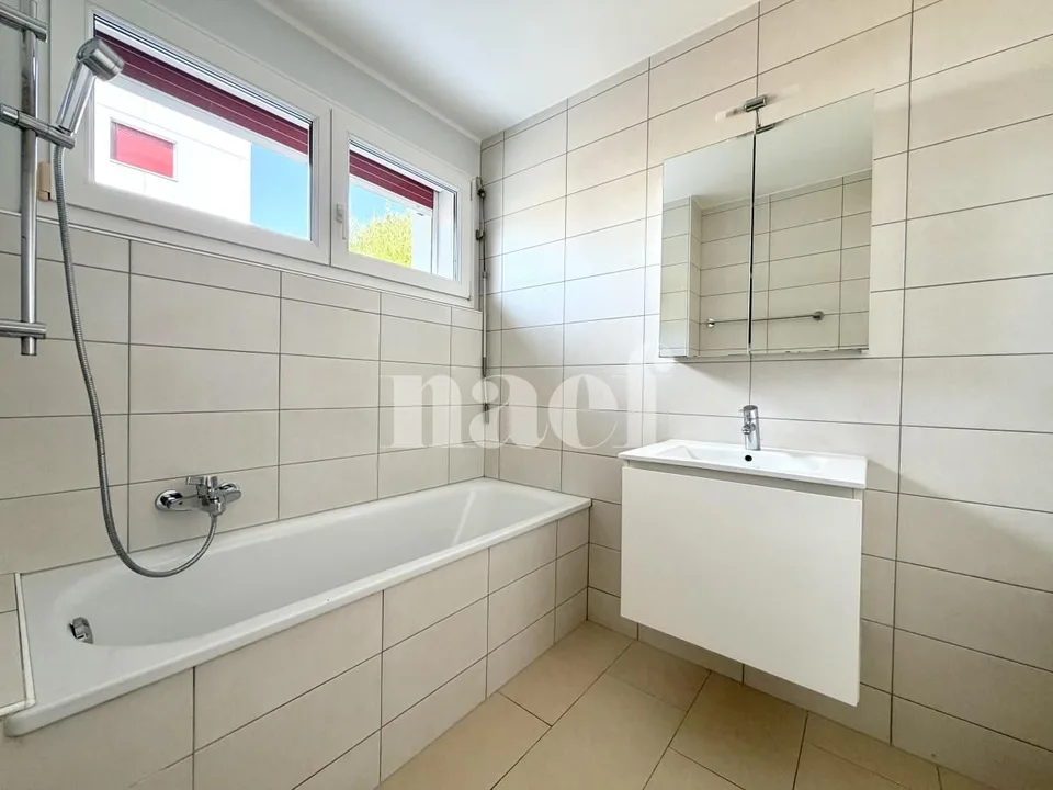 Beautiful 4-room apartment with unobstructed view and balcony