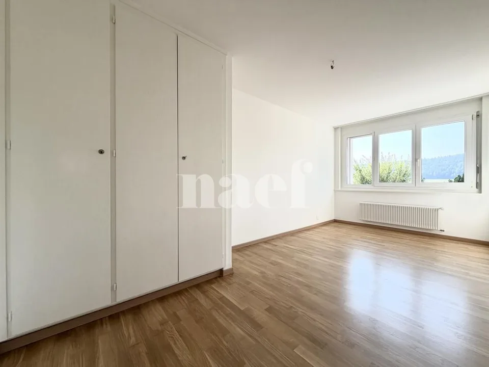 Beautiful 4-room apartment with unobstructed view and balcony