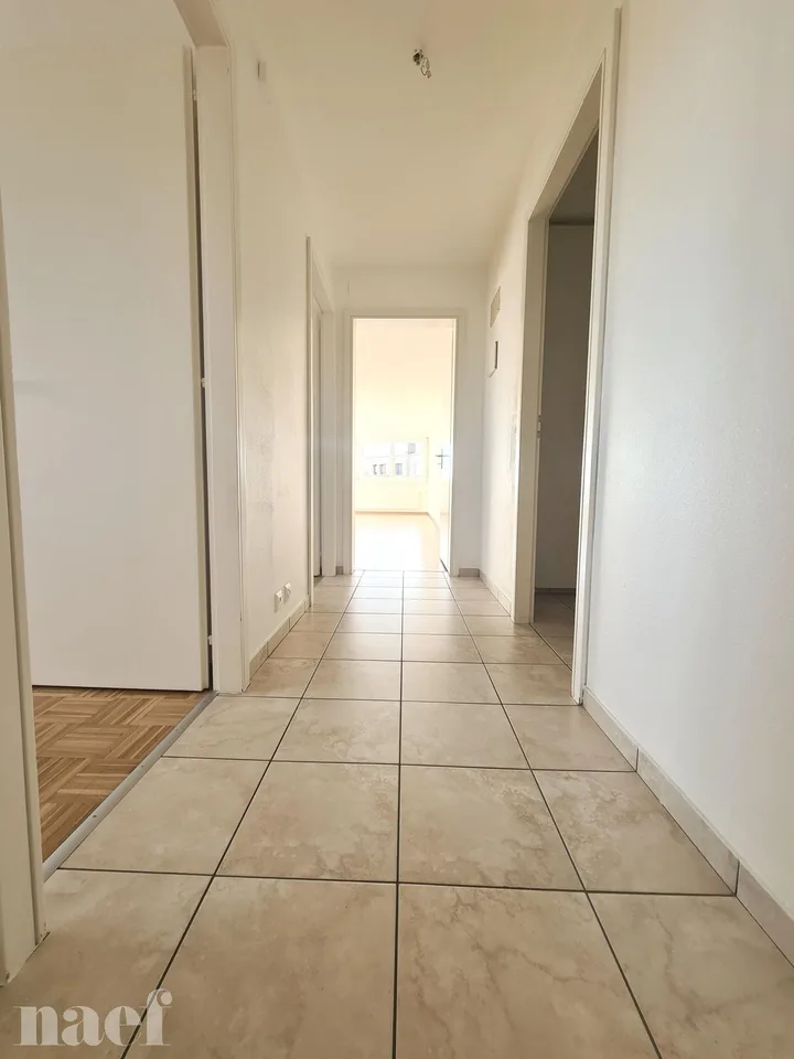 Wohnung mit 3 Zimmern und Blick auf den See – Foto 8 von 9