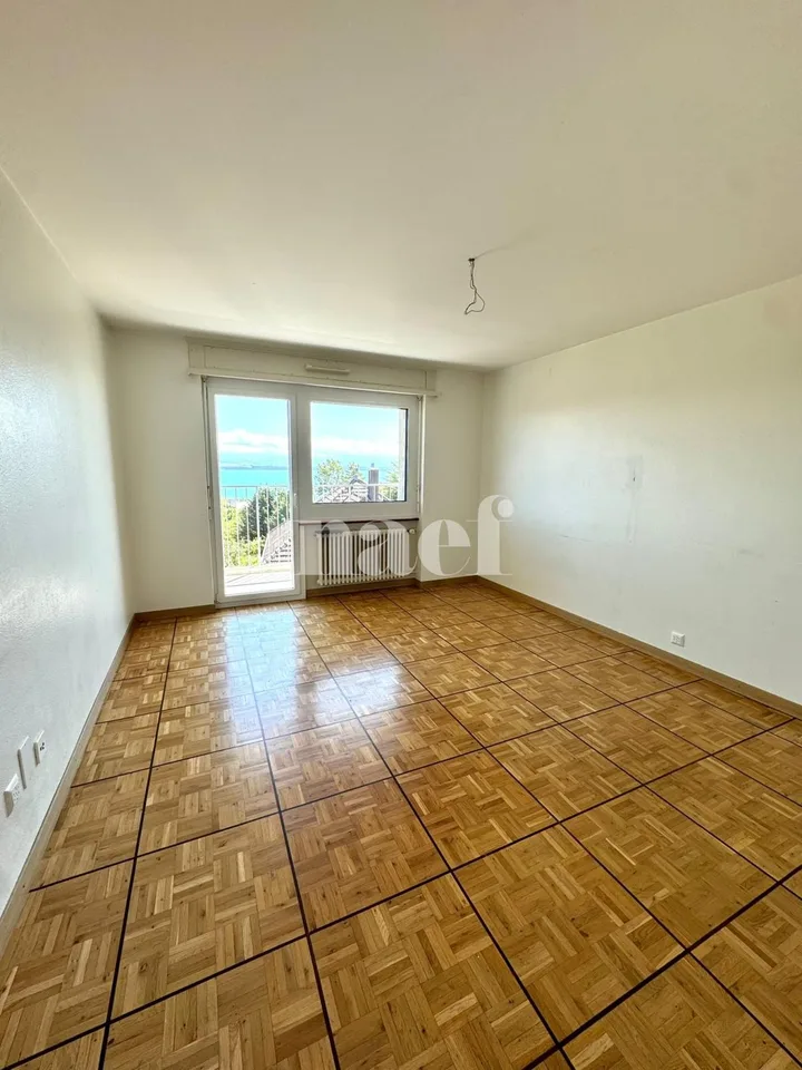 Zweieinhalb-Zimmer-Wohnung im 4. Stock – Foto 2 von 9