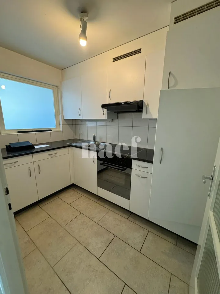 Zweieinhalb-Zimmer-Wohnung im 4. Stock – Foto 3 von 9
