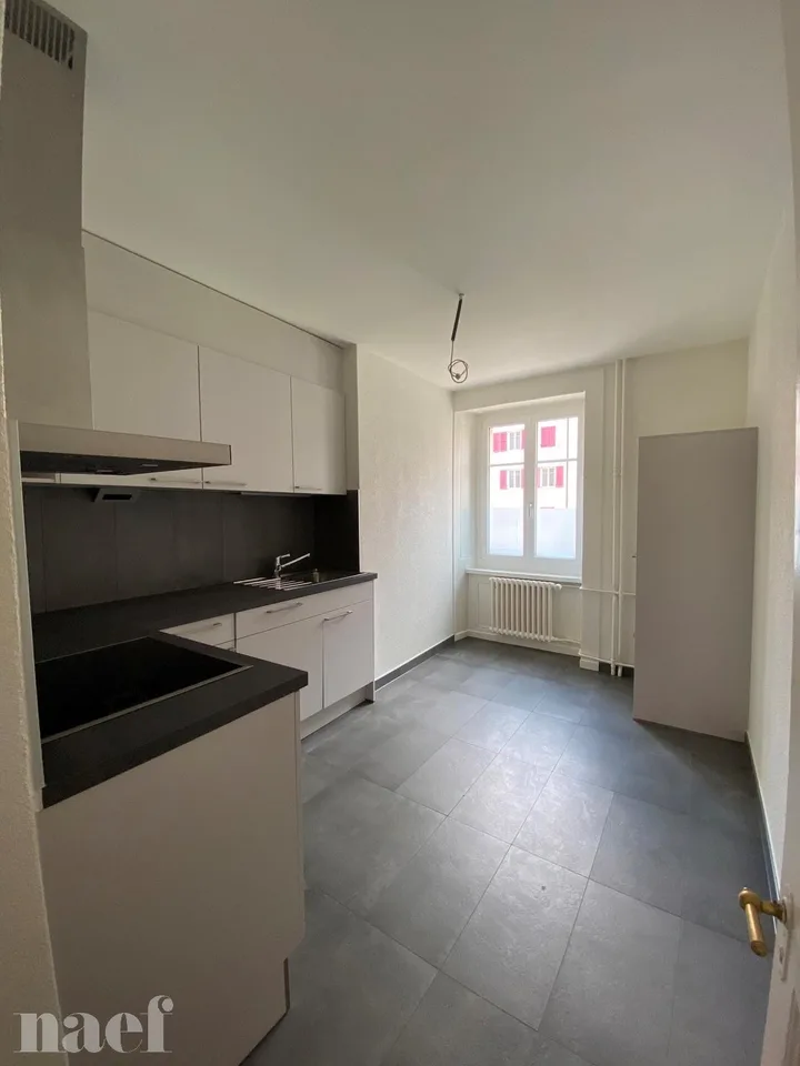 3 locali al 2° piano vicino al centro città – foto 7 di 12