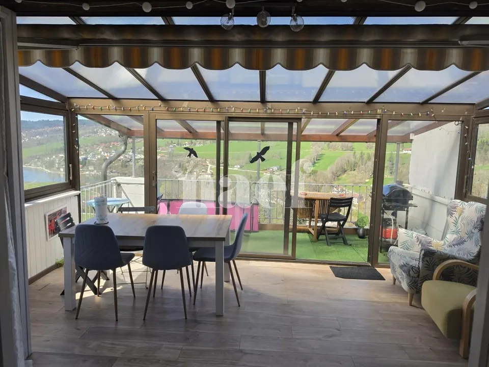 Appartement de 4 pièces rénové récemment avec balcon et véranda – photo 7 sur 10