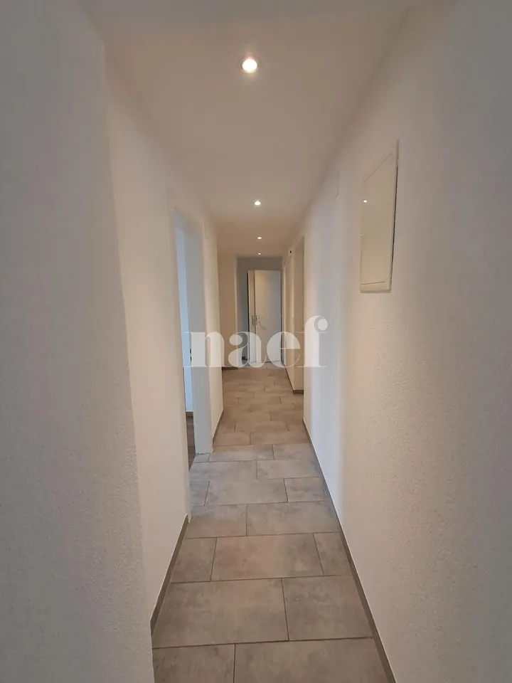 Bello appartamento di 3,5 locali al 4° piano con ascensore – foto 7 di 9