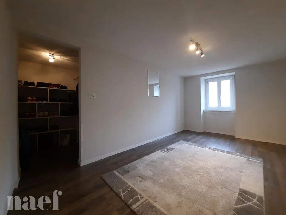 Wohnung mit Charme von 4.5 Zimmern im 3. Stock – Foto 4 von 8