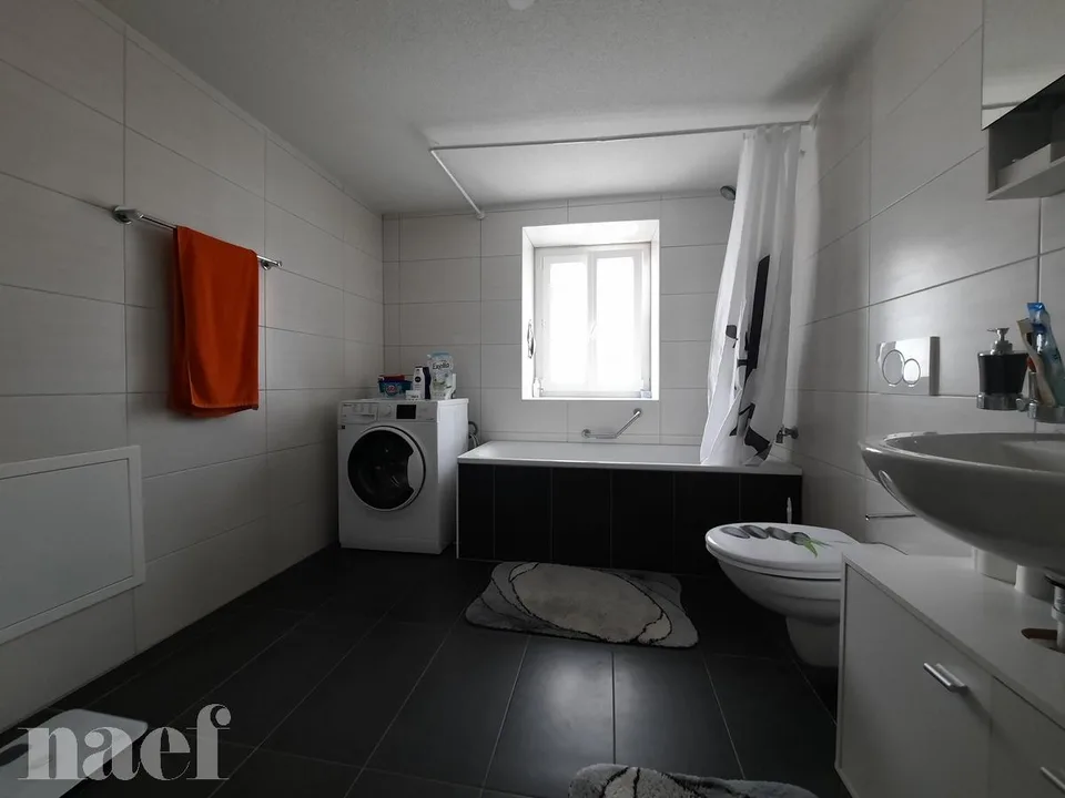 Wohnung mit Charme von 4.5 Zimmern im 3. Stock – Foto 7 von 8