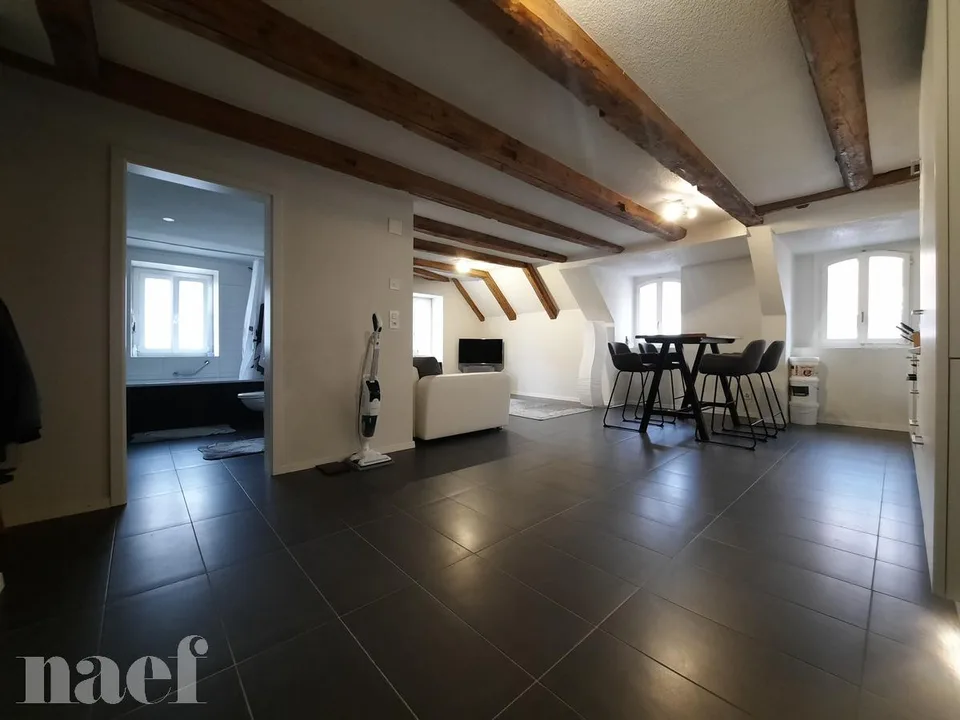 Wohnung mit Charme von 4.5 Zimmern im 3. Stock – Foto 3 von 8