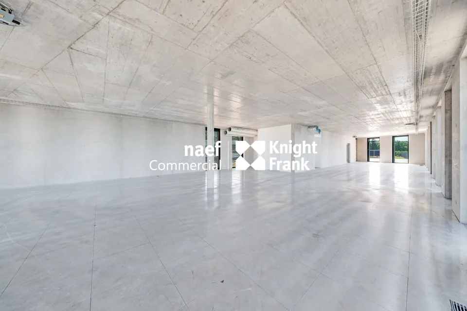Rooftop of 219 m2 with terrace and view of the lake – photo 6 of 9