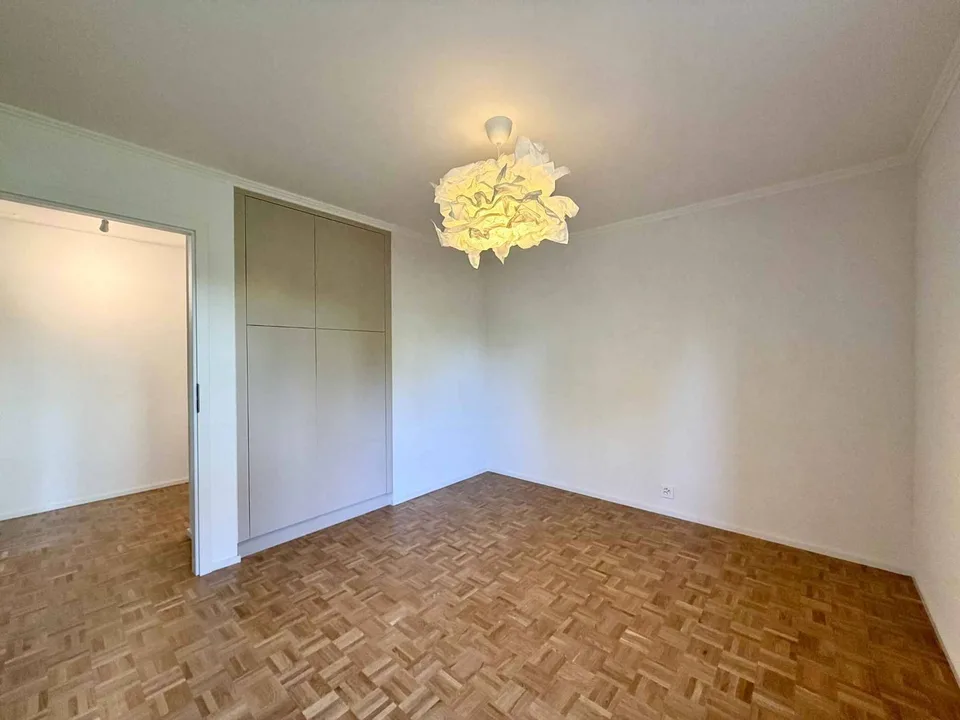 Spacious 5.5-room renovated apartment with garden