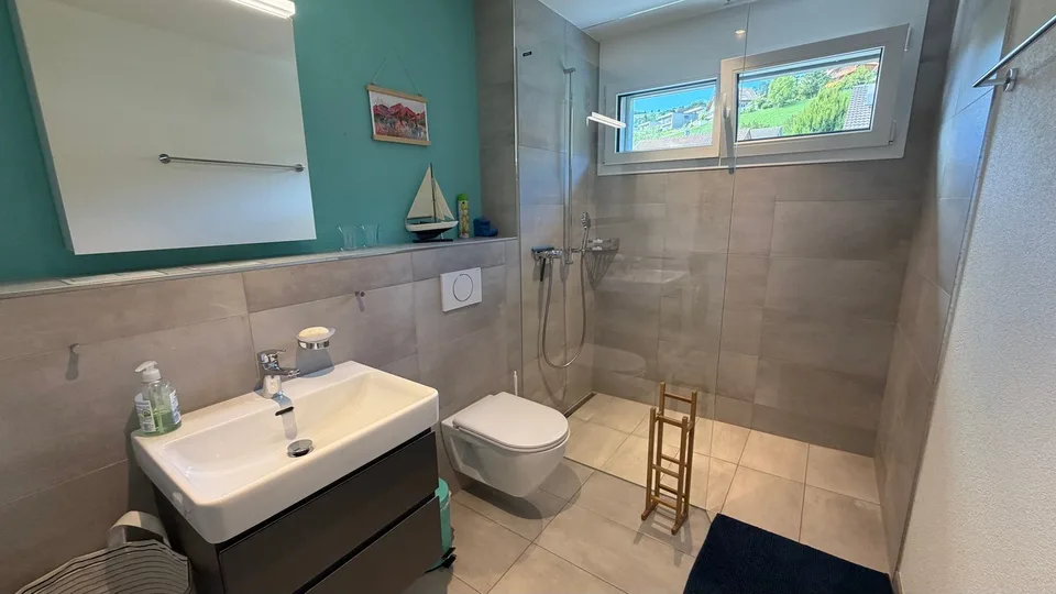 Appartement moderne 3.5 pièces à Wattenwil