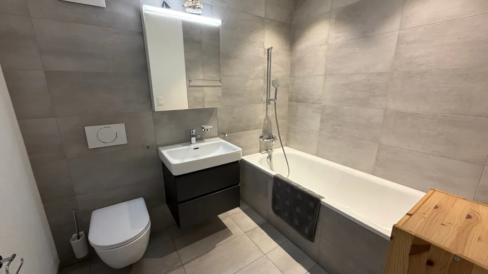Appartement moderne 3.5 pièces à Wattenwil