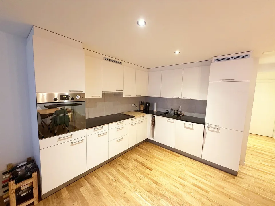 Modernisierte 3.5-Zimmer-Wohnung im Zentrum der Altstadt – Foto 3 von 13