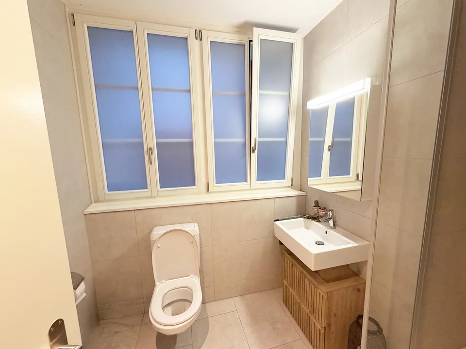 Modernisierte 3.5-Zimmer-Wohnung im Zentrum der Altstadt – Foto 10 von 13