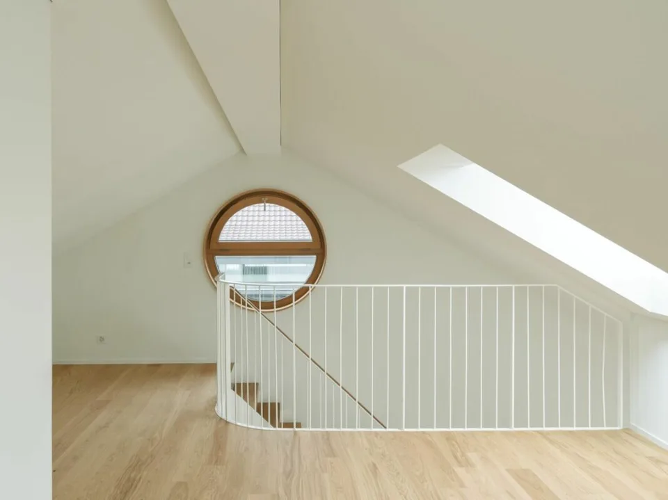 Ampio appartamento mansardato di 3½ locali con galleria e balcone – foto 13 di 15