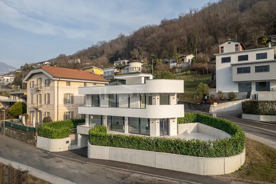 VILLA CONTEMPORANEA CON VISTA LAGO – foto 12 di 12