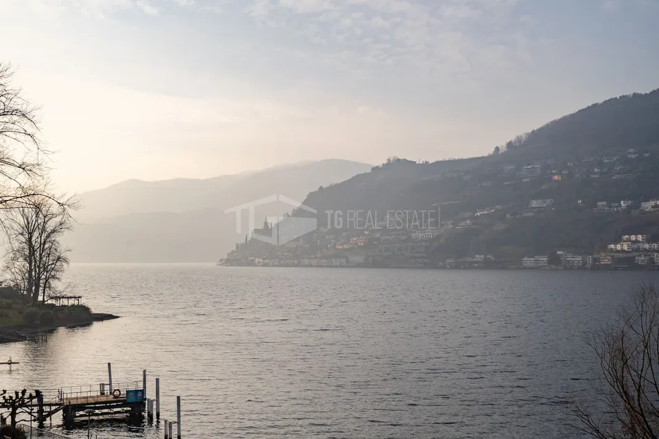 VILLA CONTEMPORANEA CON VISTA LAGO – foto 11 di 12
