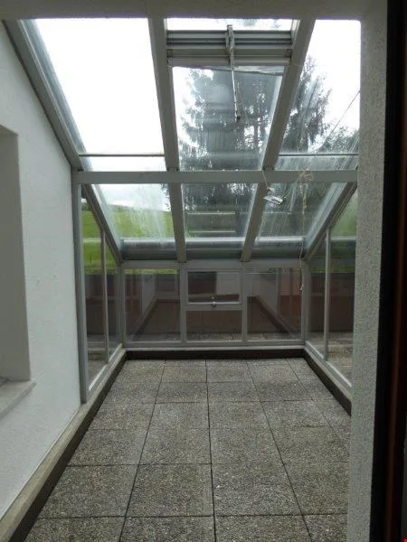 Appartement spacieux 6 pièces avec balcon et belle vue à Kerzers