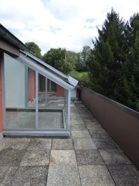 Appartement spacieux 6 pièces avec balcon et belle vue à Kerzers