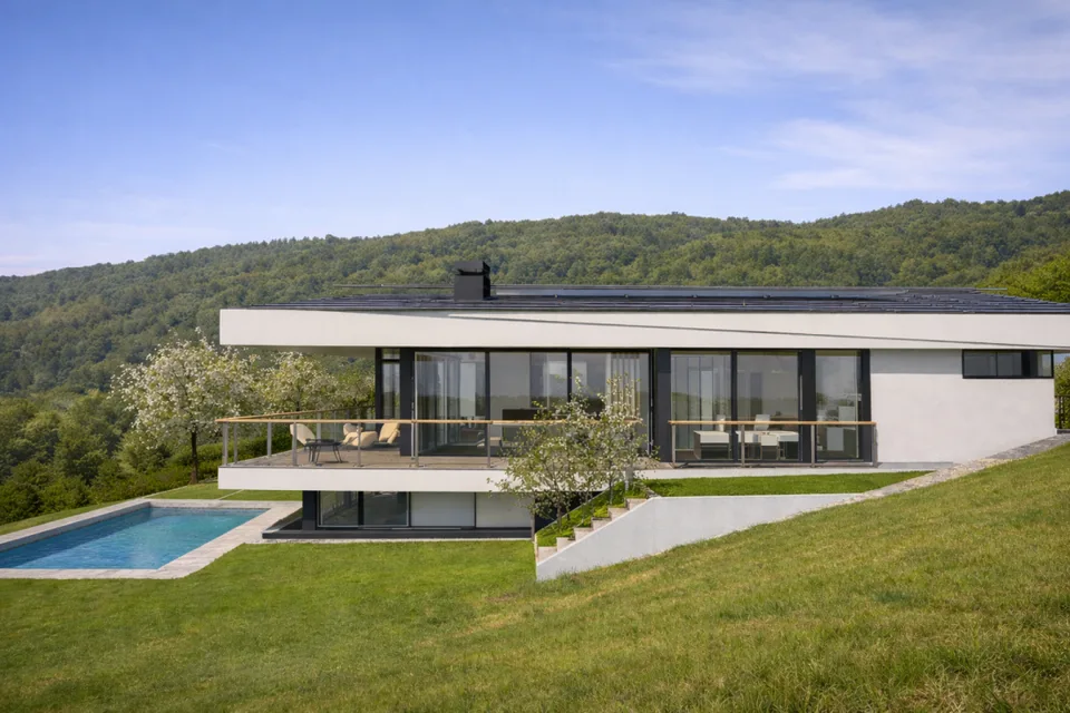 Villa mit Pool – Foto 8 von 8