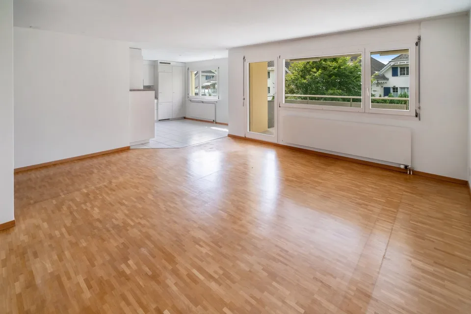 Appartamento di 3,5 locali con 71 m² con balcone e ascensore a Reichenburg – foto 3 di 10