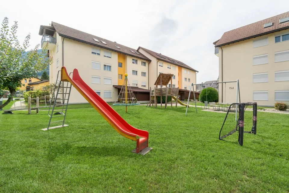 Appartamento di 3,5 locali con 71 m² con balcone e ascensore a Reichenburg – foto 9 di 10