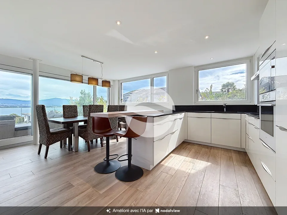 Magnifique Duplex Vue lac et Alpes - Piscine et jardin commun
