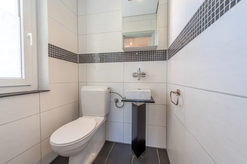 Zwei Wohneinheiten, unzählige Möglichkeiten - Ihr neues Zuhause mit privater Wellnessoase – Foto 12 von 13
