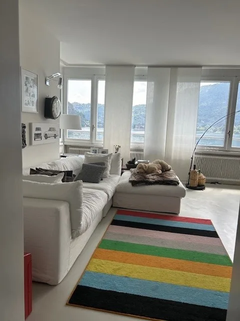 Elegante appartamento ammobiliato direttamente sul lago