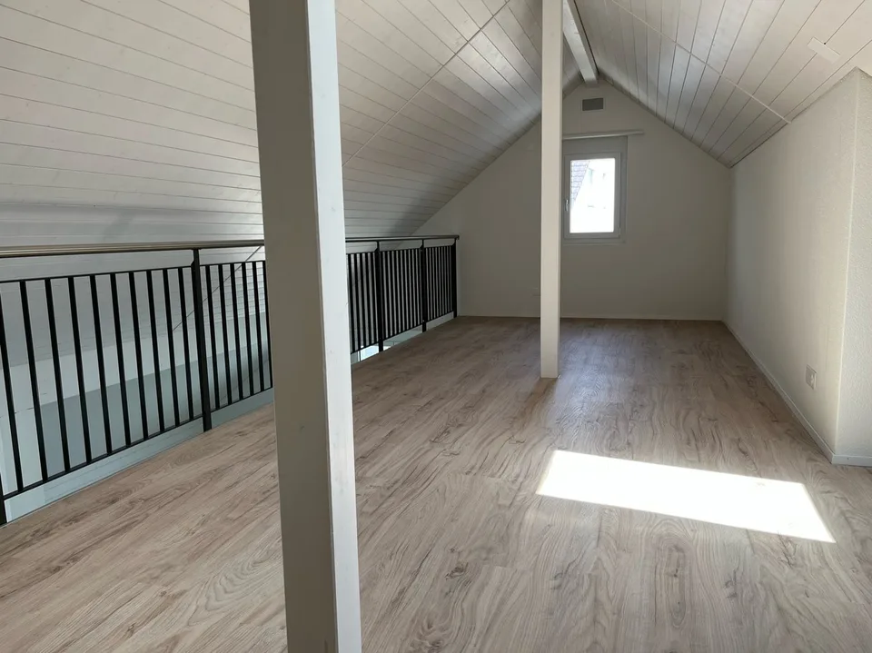 Appartamento duplex moderno di 3,5 locali con galleria