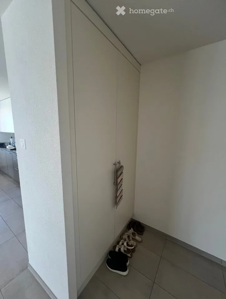 Charming 2.5-room apartment with balcony in Gimel