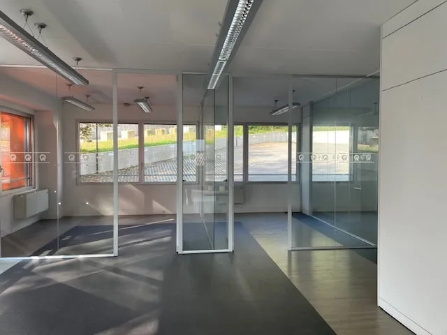 Location de surfaces de 210 m² et 420 m² dans un emplacement stratégique au sud du Tessin - climatisation – photo 8 sur 16