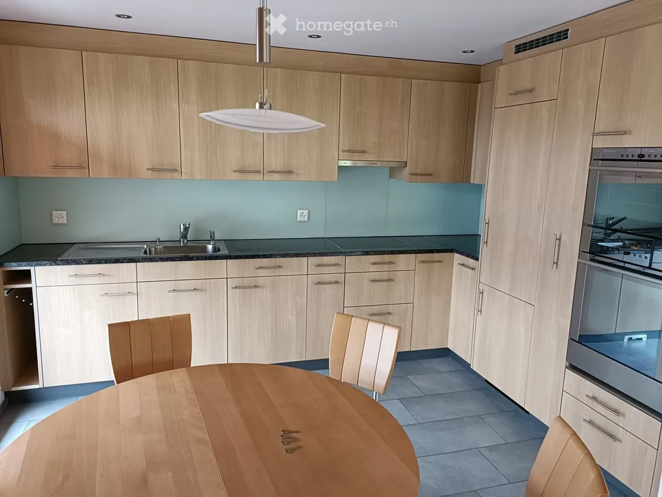 Bright 3.5-room apartment with balcony and beautiful view in Entlebuch