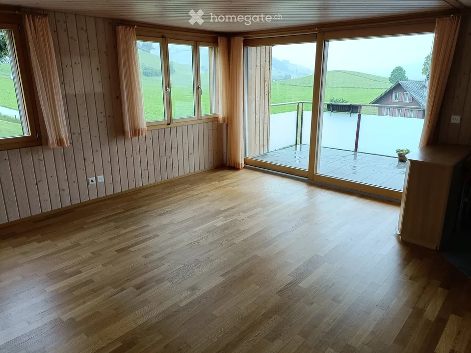 Bright 3.5-room apartment with balcony and beautiful view in Entlebuch