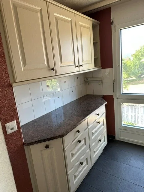 Beautiful 4.5-room apartment with 2 balconies, basement and parking space – photo 8 of 23