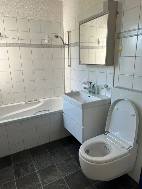 Beautiful 4.5-room apartment with 2 balconies, basement and parking space – photo 15 of 23