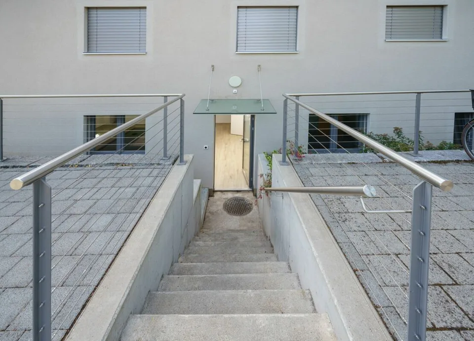 2.5-Zimmerwohnung mit Gartenanteil & AEH-Platz – Foto 2 von 14