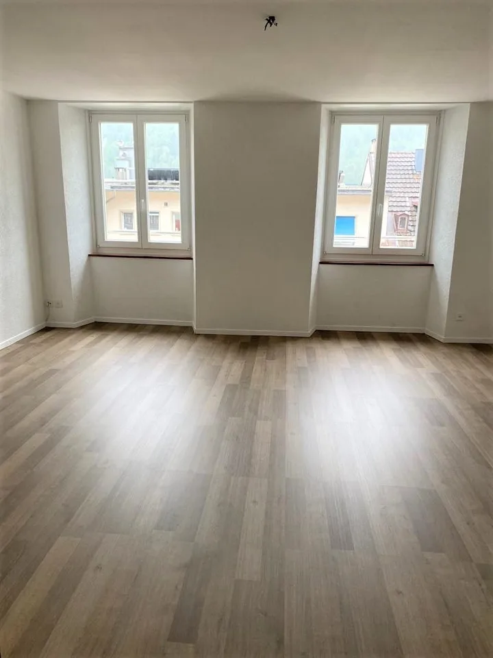Zu vermieten: 3-Zimmer-Wohnung - Place du 16 Mars 8, St-Imier