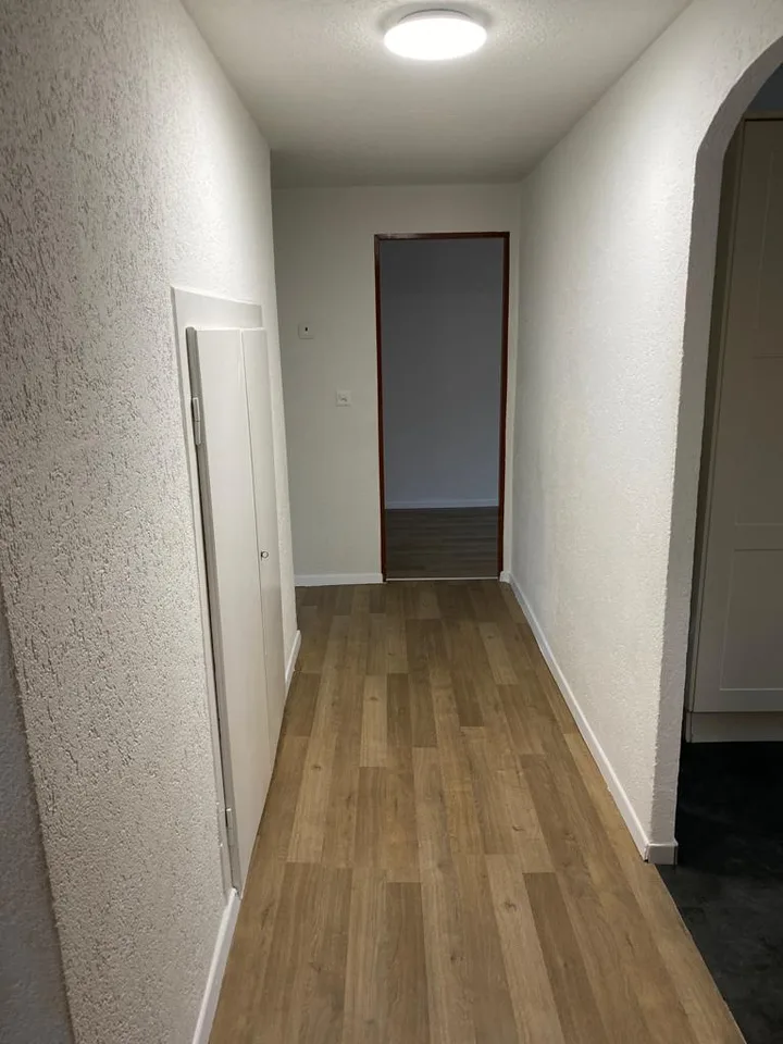 Zu vermieten: 3-Zimmer-Wohnung - Place du 16 Mars 8, St-Imier