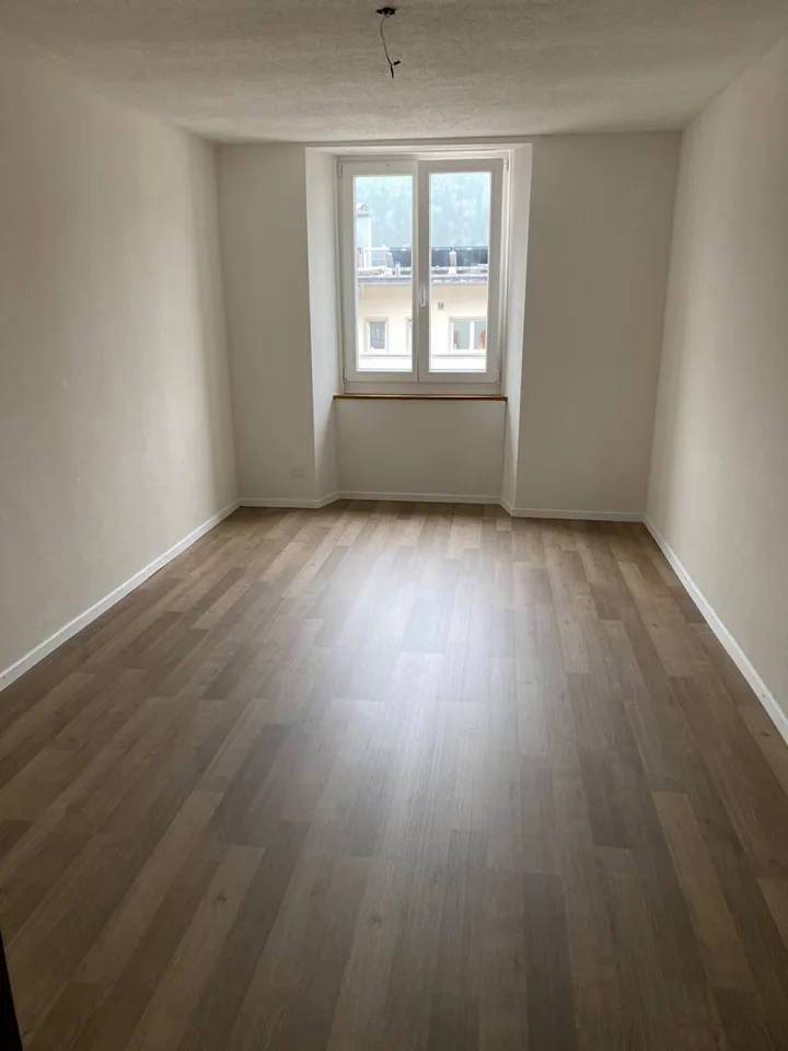 Zu vermieten: 3-Zimmer-Wohnung - Place du 16 Mars 8, St-Imier