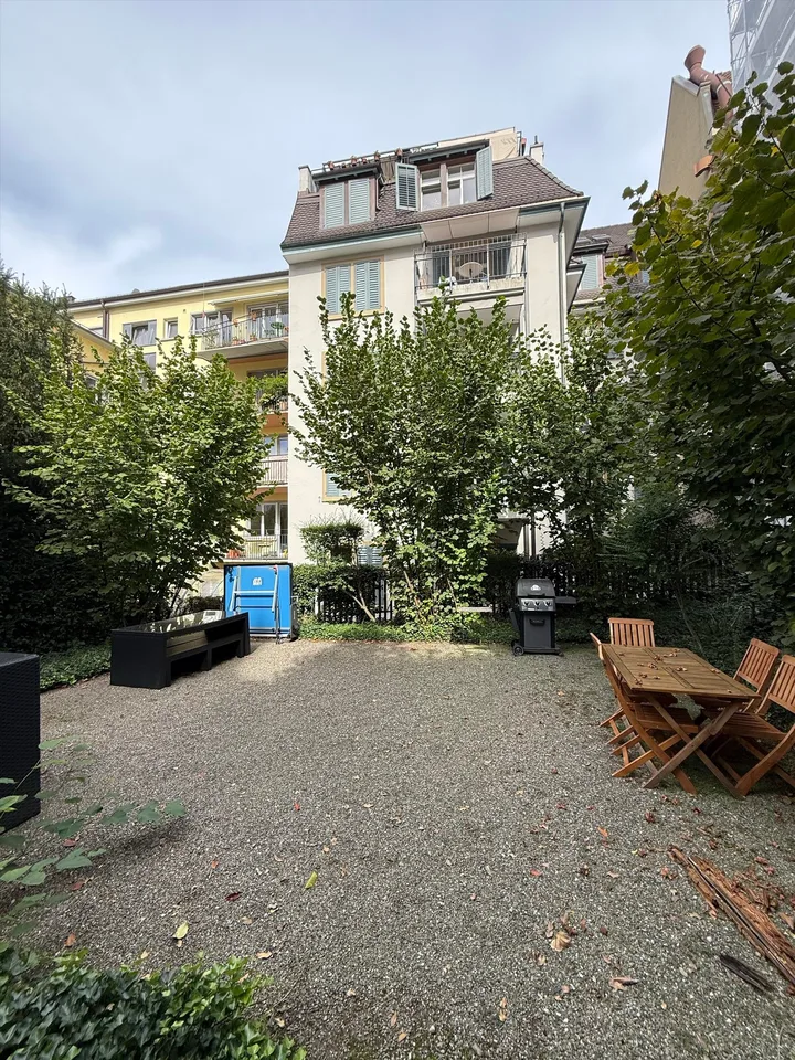 Charmante 4-Zimmerwohnung an begehrter Lage in Zürich-Hottingen – Foto 2 von 10