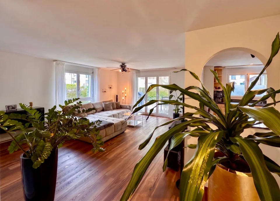 Esclusiva maisonette di giardino di 4,5 locali a Winkel ZH – foto 2 di 12