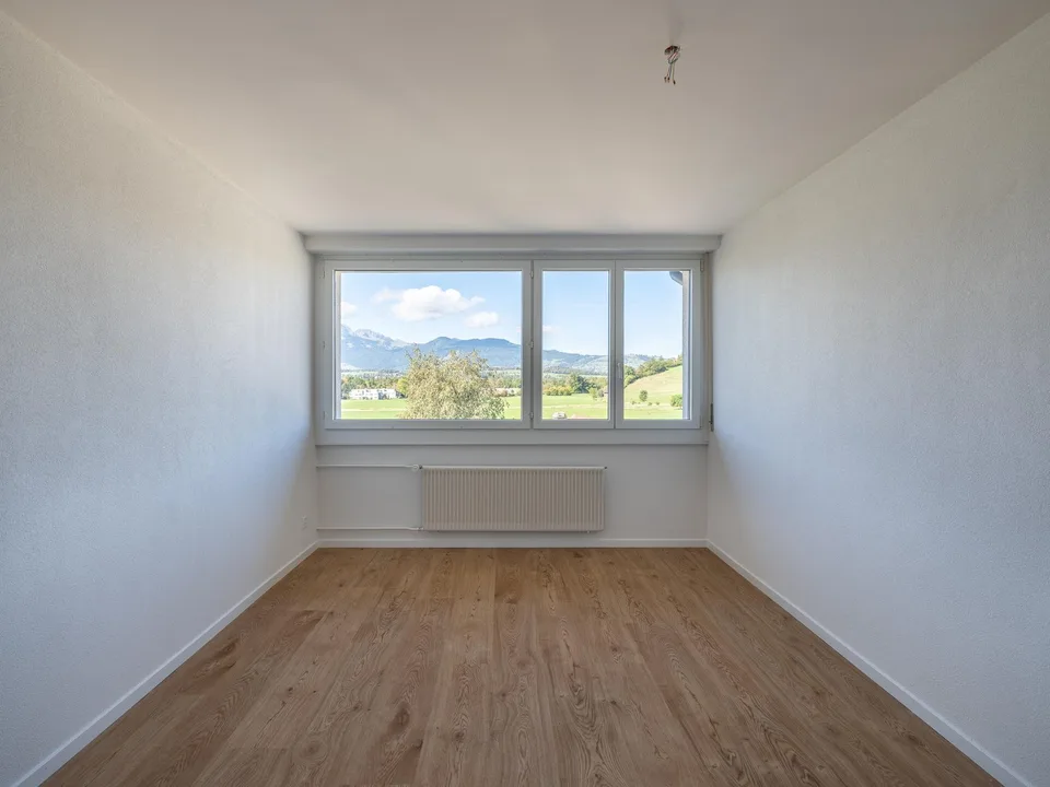 Primo affitto dopo ristrutturazione – appartamento 3 locali moderno con vista sulla montagna