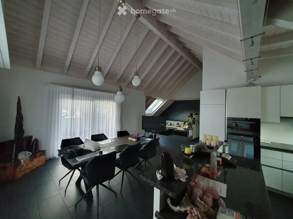 Exclusive, spacious 3.5-room attic apartment in Flums