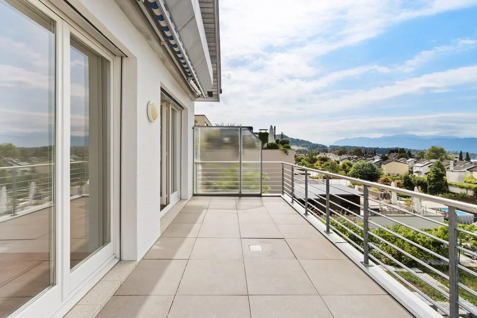 Maison unifamiliale de 7 pièces avec annexe à Dürnten à vendre – photo 4 sur 13
