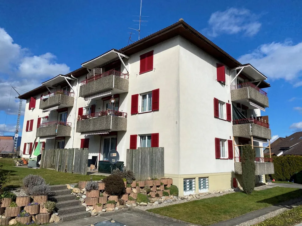 Wohnung mit 3.5 Zimmern komplett renoviert in Büetigen