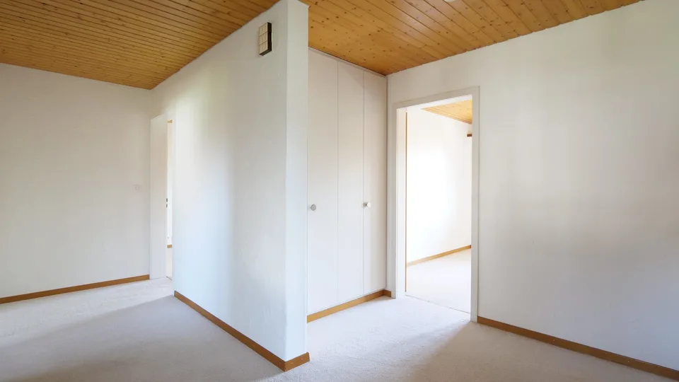 Casa unifamiliare con grande potenziale di ampliamento, situata centralmente e tranquillamente – foto 7 di 19