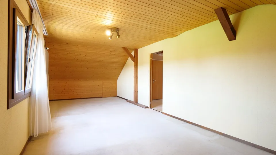 Casa unifamiliare con grande potenziale di ampliamento, situata centralmente e tranquillamente – foto 10 di 19